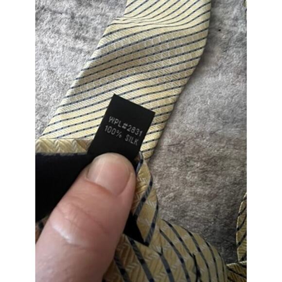 Jones New York 100% silk mens striped tie - Picture 5 of 5